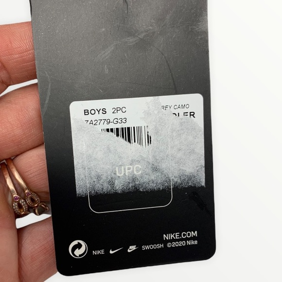 Nike 2-Piece Fleece Chin Strap Trapper Hat and Mittens Set - Picture 4 of 4